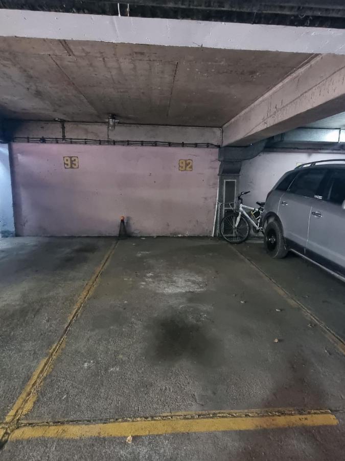 Ferienwohnung Hawaii- 2 Bdr, Arena, Sava Centar, Free Parking Belgrad Exterior foto