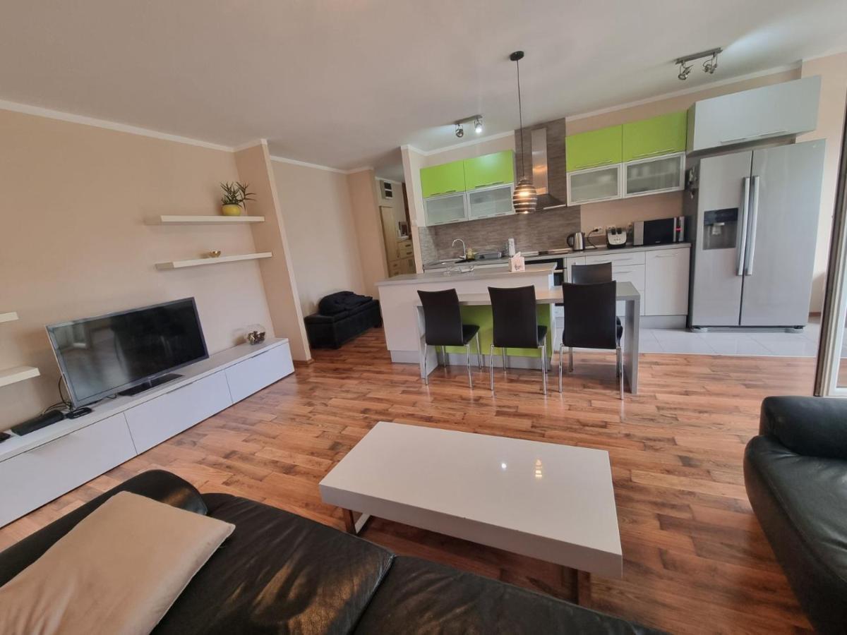 Ferienwohnung Hawaii- 2 Bdr, Arena, Sava Centar, Free Parking Belgrad Exterior foto