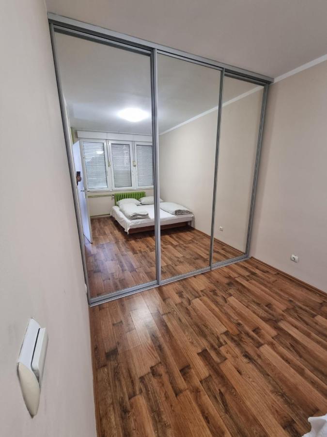Ferienwohnung Hawaii- 2 Bdr, Arena, Sava Centar, Free Parking Belgrad Exterior foto