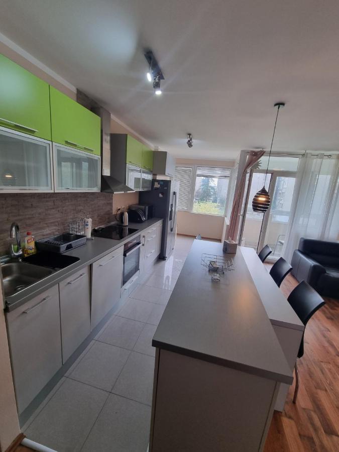 Ferienwohnung Hawaii- 2 Bdr, Arena, Sava Centar, Free Parking Belgrad Exterior foto