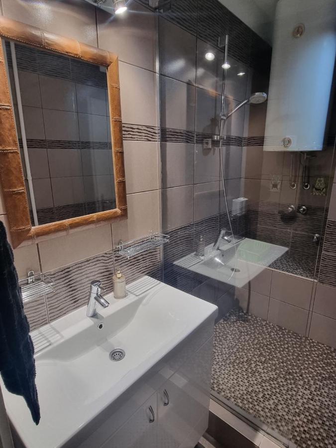 Ferienwohnung Hawaii- 2 Bdr, Arena, Sava Centar, Free Parking Belgrad Exterior foto